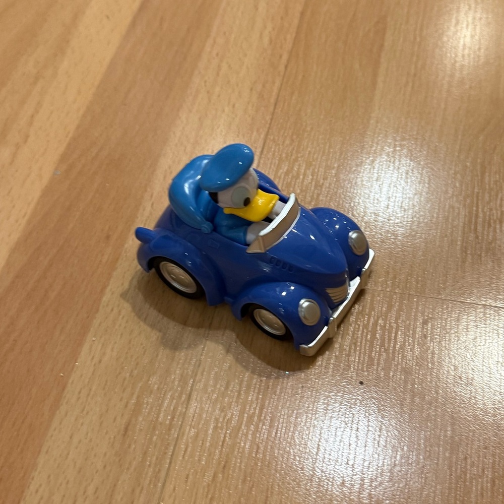 Blue Donald Duck Car Toy